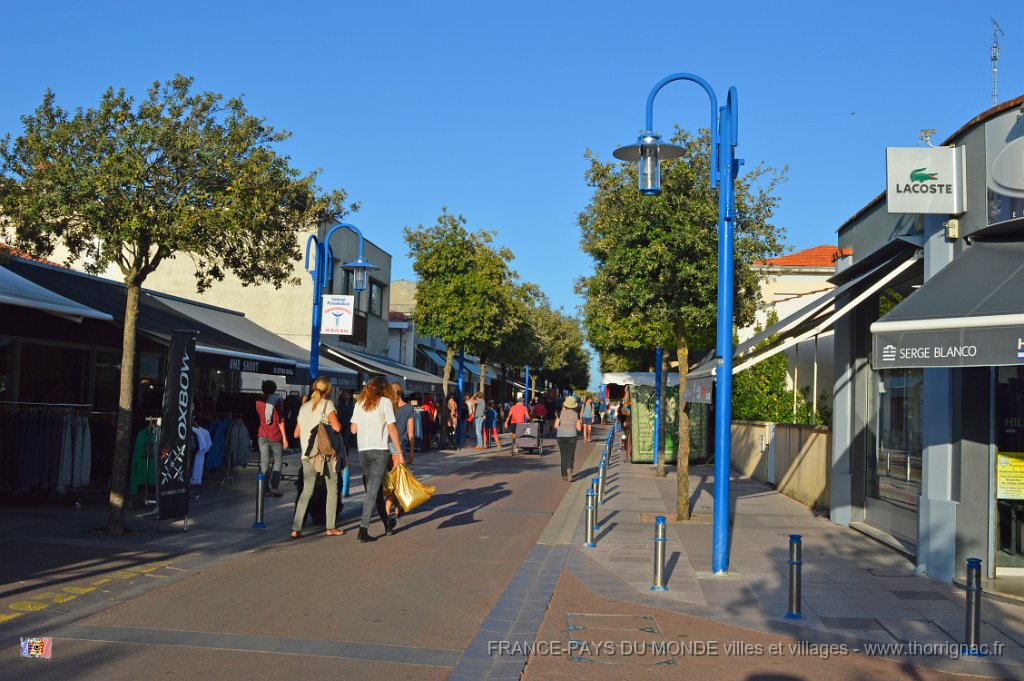 DSC0030.JPG - Andernos - 33 - Rue piètonne - Octobre 2014