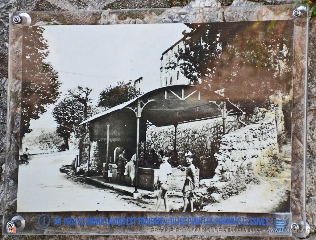 DSC 0093.JPG - Carte postale du lavoir en 1953.
