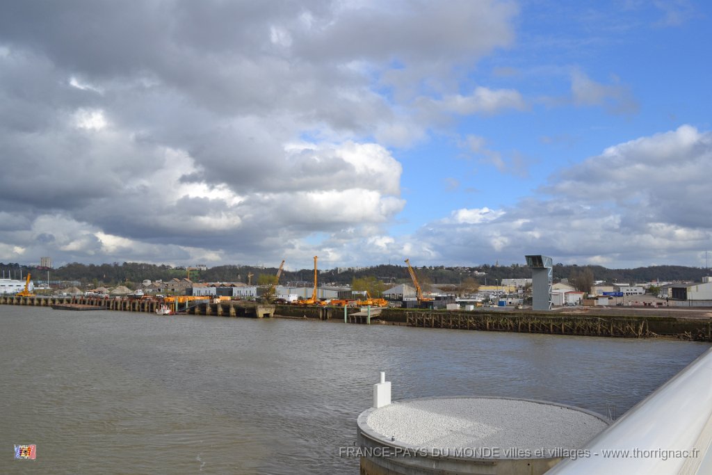 DSC 0065.JPG - Vue des quais de la Rive Droite de Bordeaux. 04/04/2013