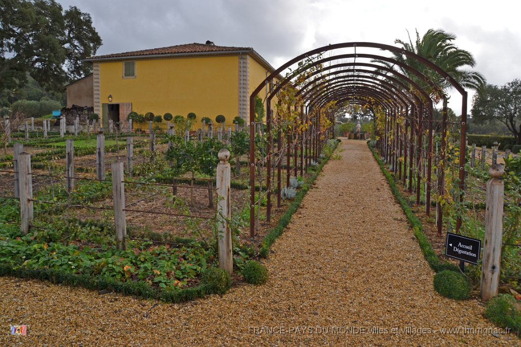 Domaine de Malherbe 7.JPG - Domaine de Malherbe.  Le 05 décembre 2014 sous la pluie.