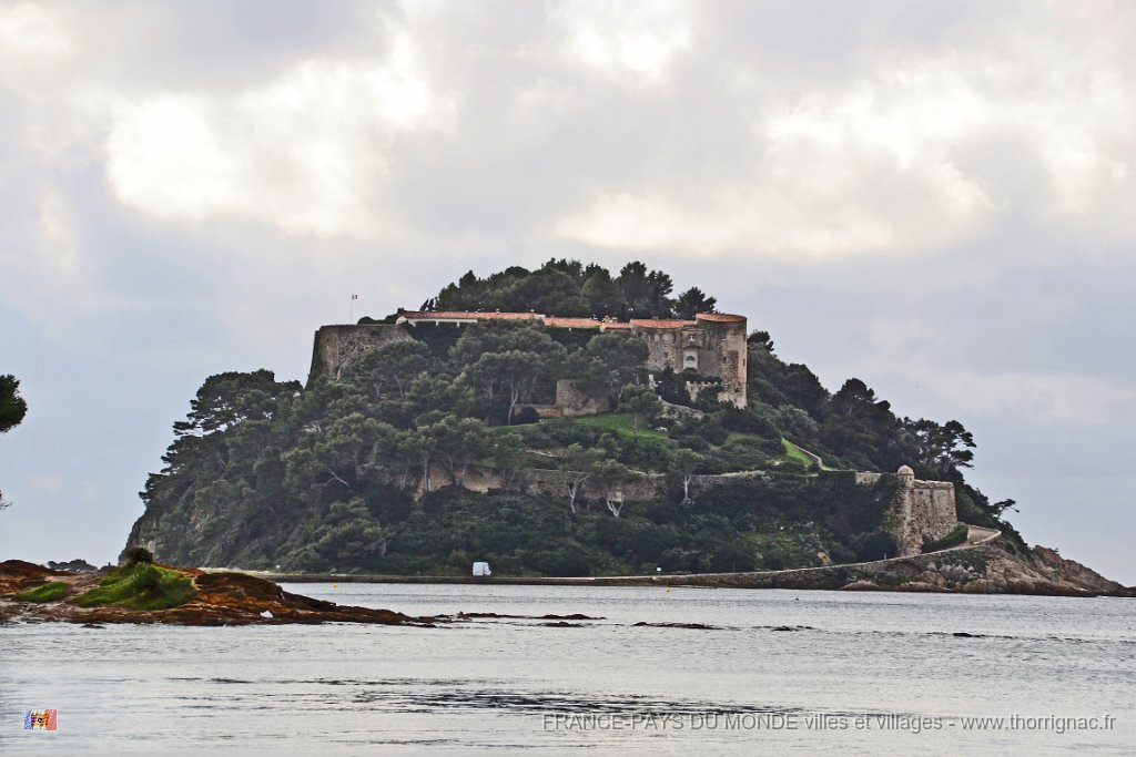 Fort de Bregancon 2.JPG - Fort de Brégançon.  Le 05 décembre 2014 sous la pluie.