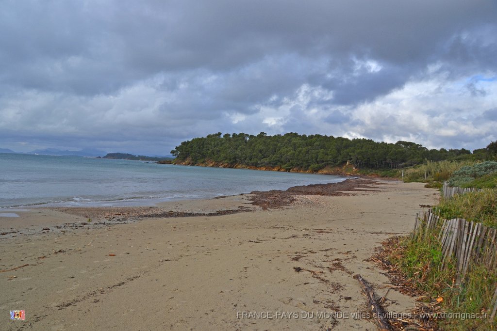Plage de cabasson 1 .JPG - Plage de Cabasson.  Le 05 décembre 2014 sous la pluie.