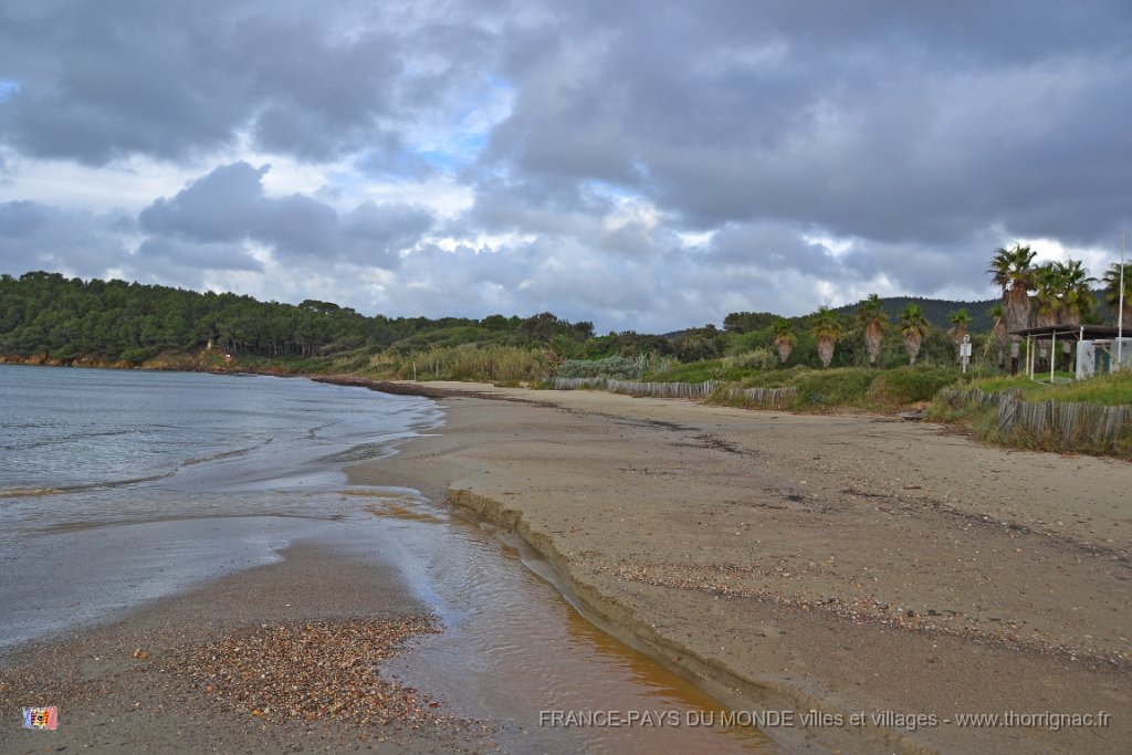 Plage de cabasson 5.JPG - Plage de Cabasson.  Le 05 décembre 2014 sous la pluie.