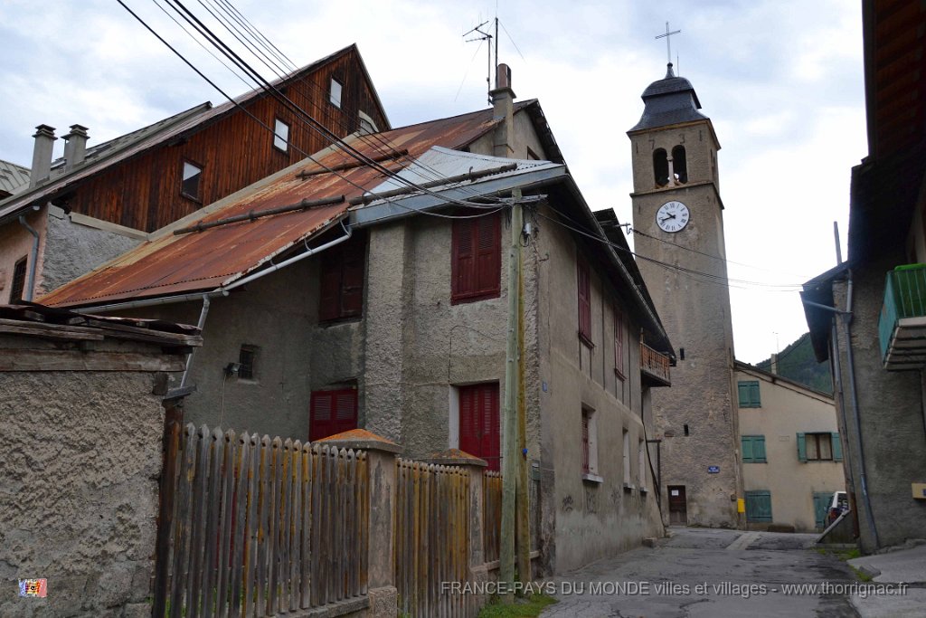 La rue Alfred Mondet vers l eglise.JPG - La rue Alfred Mondet vers l'église. Septembre 2013