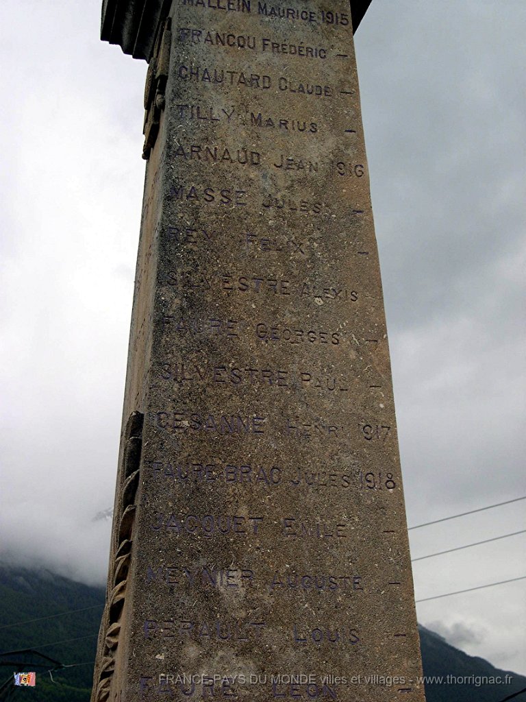 Monument aux morts Pont de cervieres 3.jpg - Monument aux Morts se situant à l'intérieur du cimetière. Juin 2008