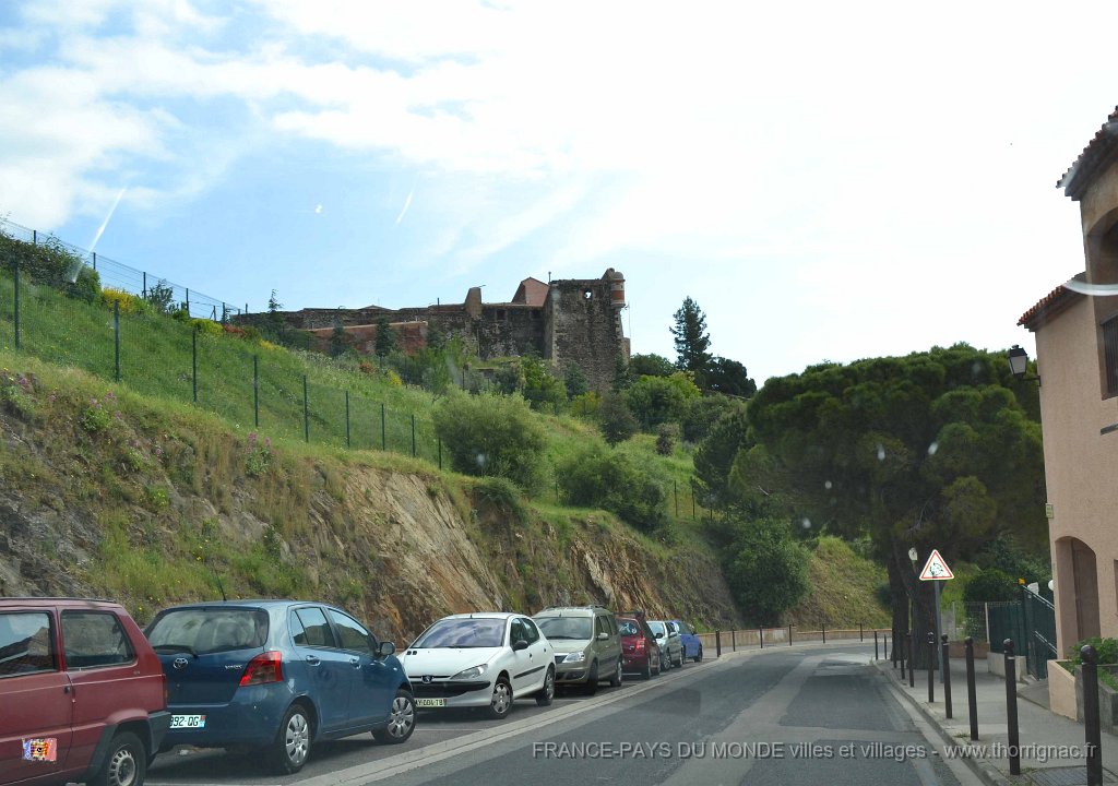 collioure 14 mai 2013 17  Copie.JPG - Collioure. Le Château Royal vue en entrant dans le village. Mai 2013