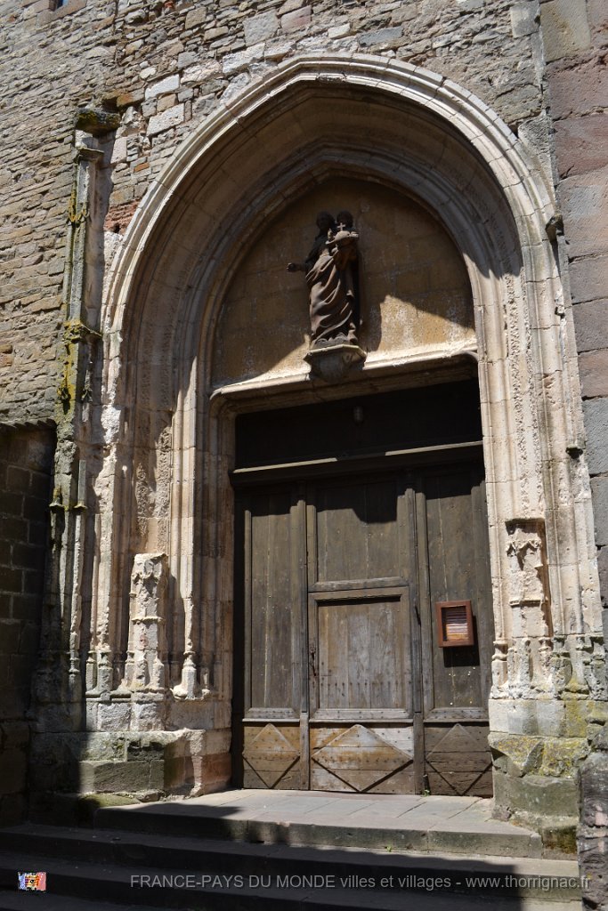 DSC 0111.JPG - L'entrée de l'église Saint-Michel.