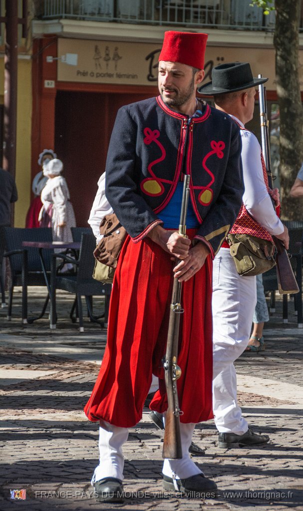 20.jpg - Fréjus - Bravade en l'honneur de Saint François de Paule - Avril 2017.