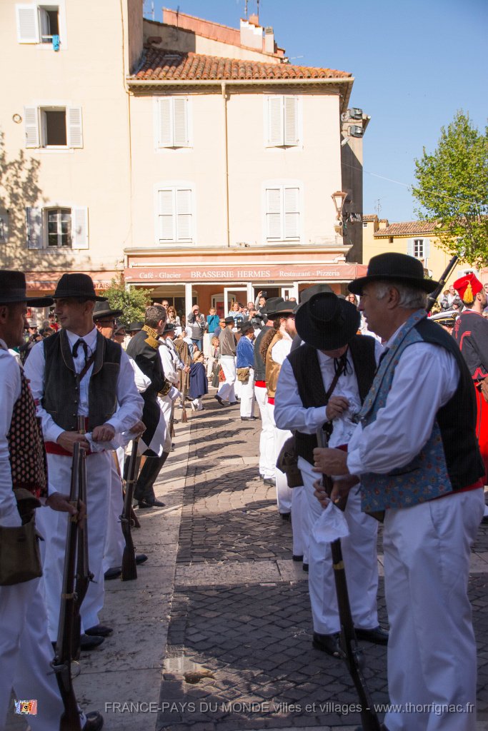 23.jpg - Fréjus - Bravade en l'honneur de Saint François de Paule - Avril 2017.