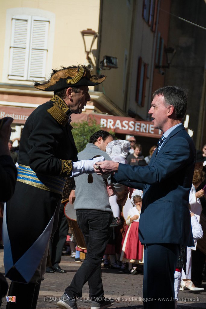 33.jpg - Fréjus - Bravade en l'honneur de Saint François de Paule - Avril 2017.