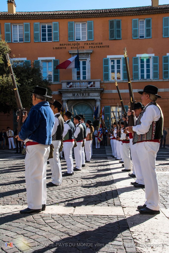 39.jpg - Fréjus - Bravade en l'honneur de Saint François de Paule - Avril 2017.