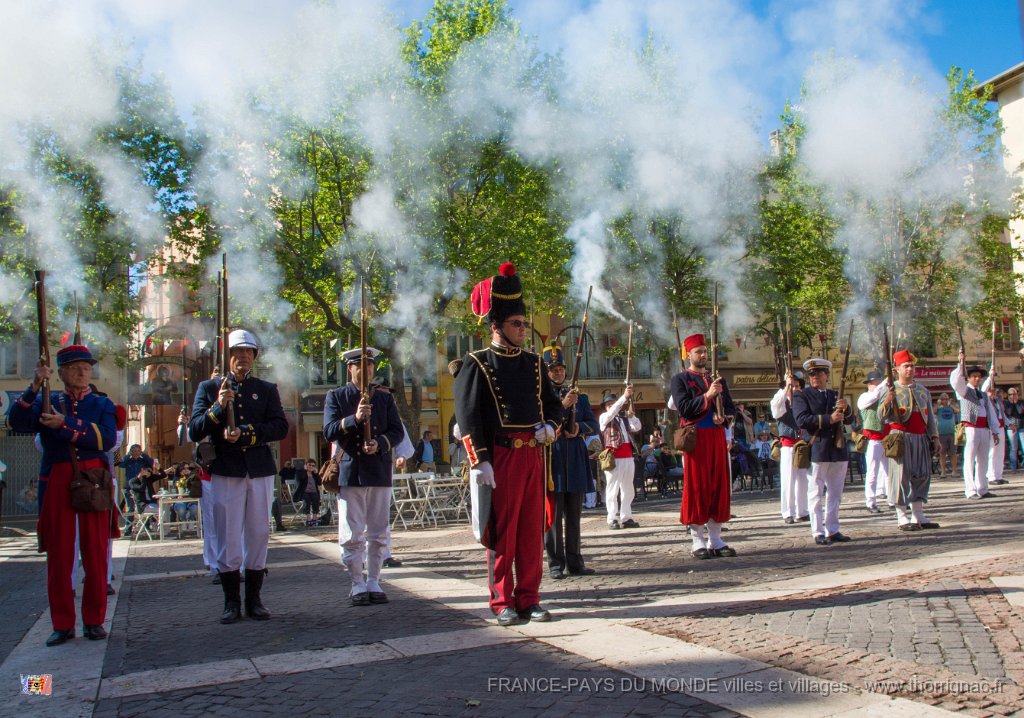 43.jpg - Fréjus - Bravade en l'honneur de Saint François de Paule - Avril 2017.