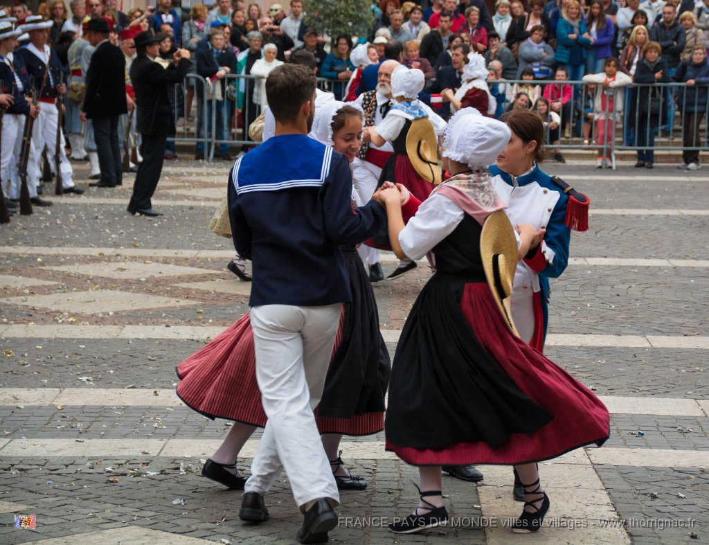 55.jpg - Fréjus - Bravade en l'honneur de Saint François de Paule - Avril 2017.