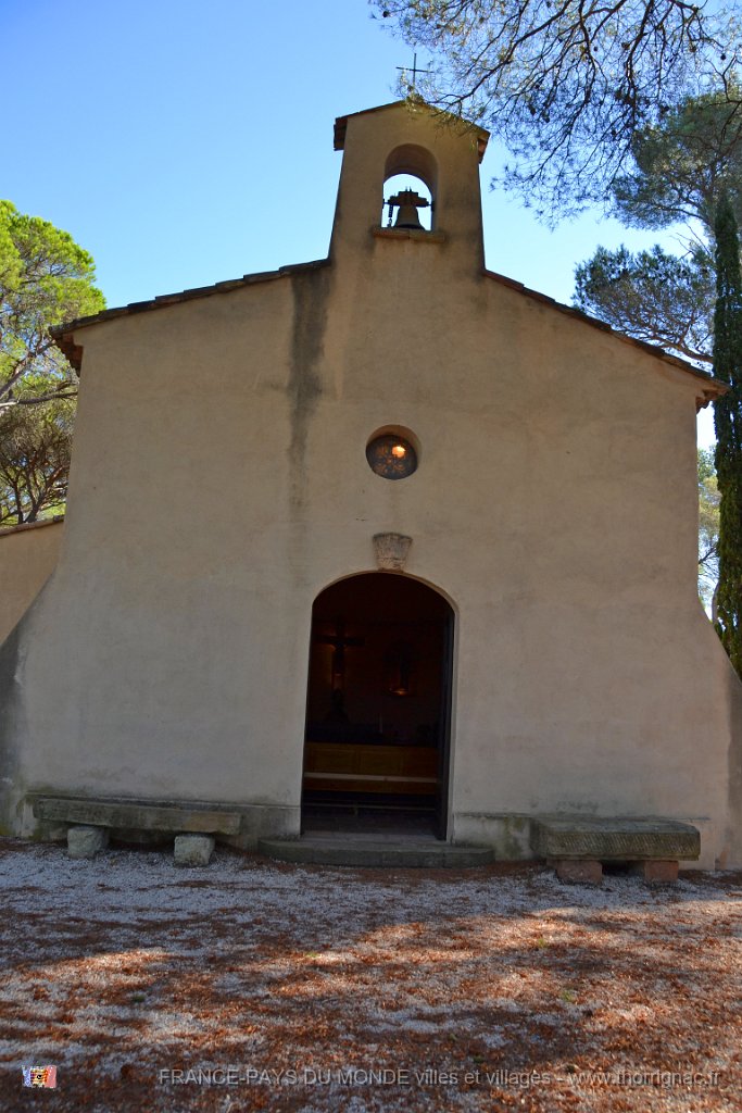 DSC0076.JPG - Chapelle Sainte-Brigitte. 20 septembre 2015. L'entrée.