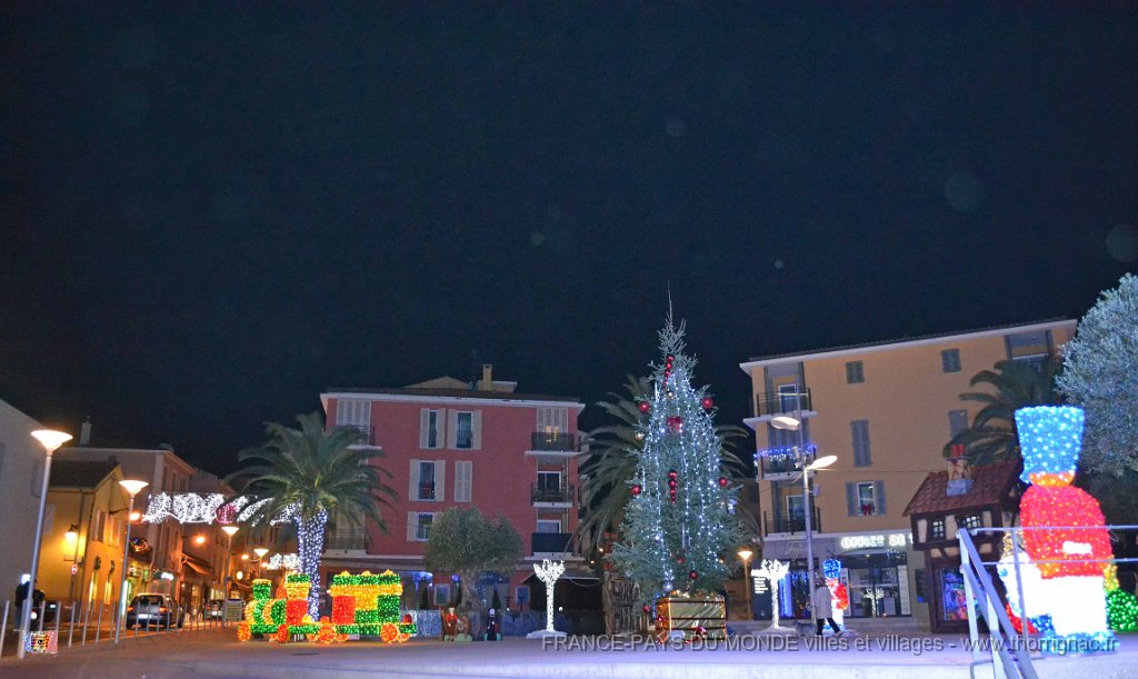 illuminations Frejus 2012 3.JPG - illuminations Frejus 2012