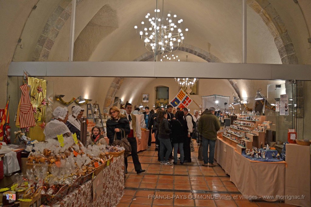 Frejus 08 decembre 2013 33.JPG - Exposition de santons.La salle. 08 décembre 2013