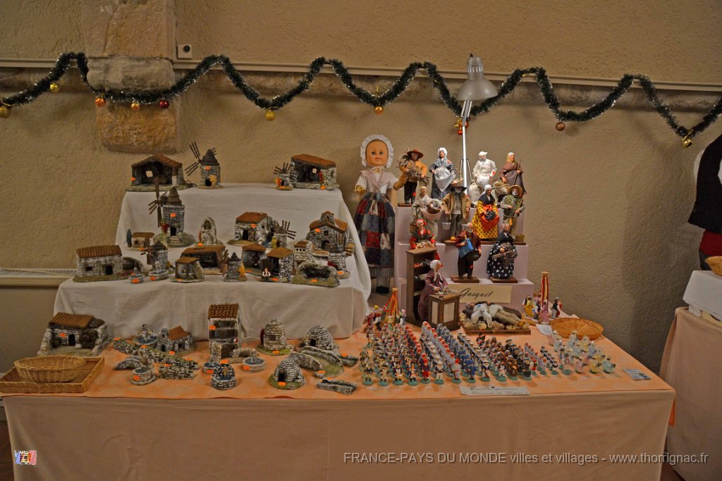 Frejus 08 decembre 2013 38.JPG - Exposition de santons.08 décembre 2013