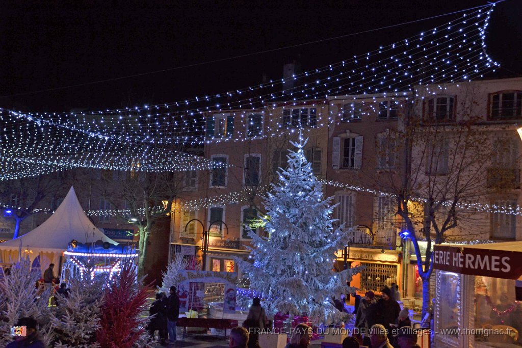 Frejus 08 decembre 2013 21.JPG - Place Formigé.08 décembre 2013