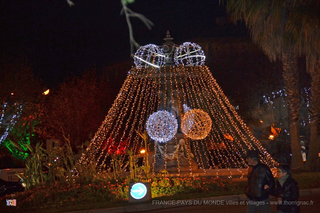 Frejus 08 decembre 2013 26.JPG - La fontaine des cinq continents.08 décembre 2013