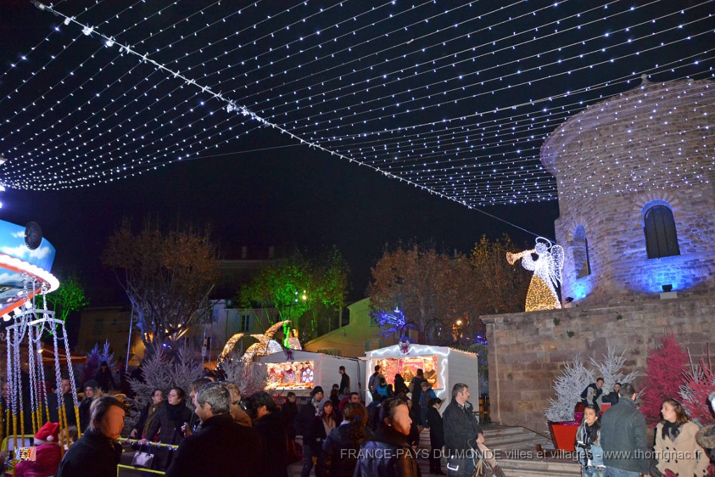 Frejus 08 decembre 2013 47.JPG - Place Formigé.08 décembre 2013