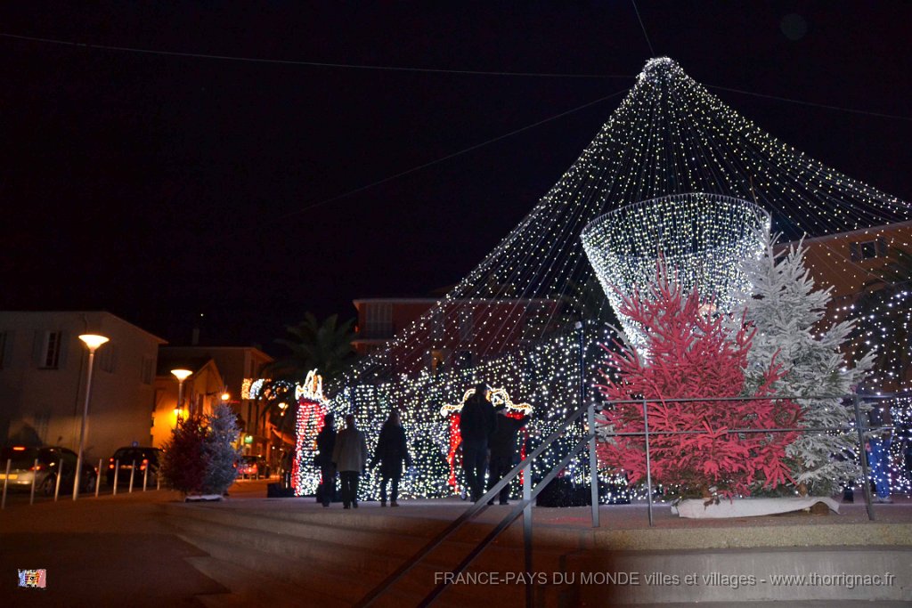 Frejus 08 decembre 2013 72.JPG - Place Mangin.08 décembre 2013
