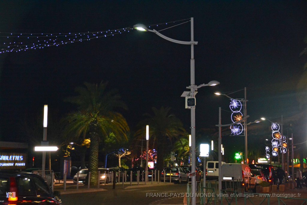 Saint Raphael 12 12 2013 2.JPG - Boulevard de la Libération. 11 décembre 2013