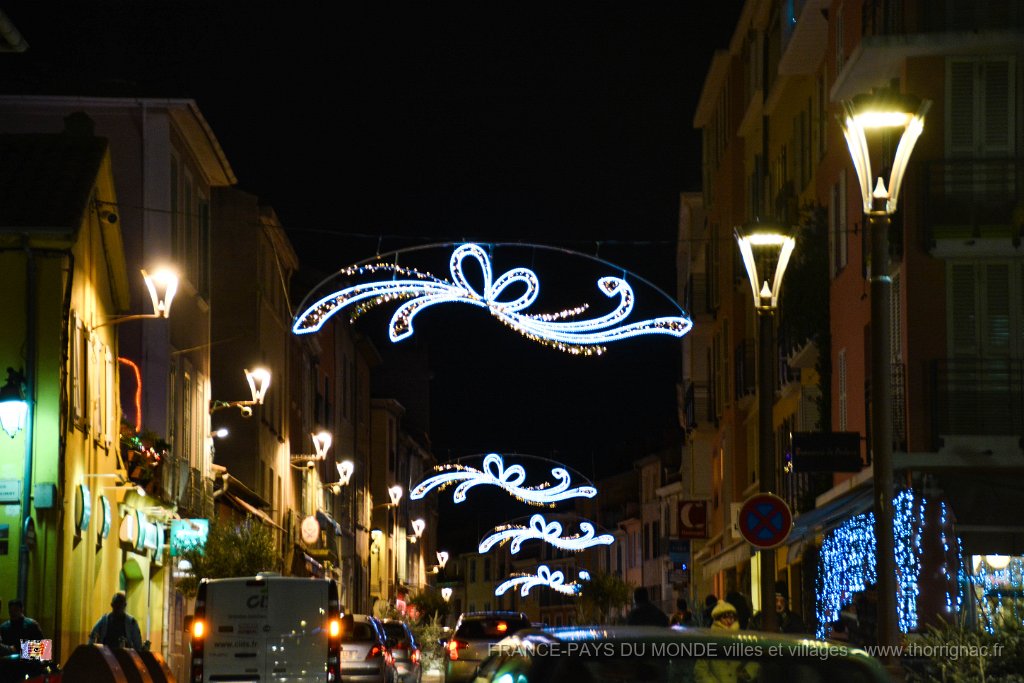 Illuminations Frejus fin 2017 1.jpg - Fréjus (83) - Fin d'année 2017.