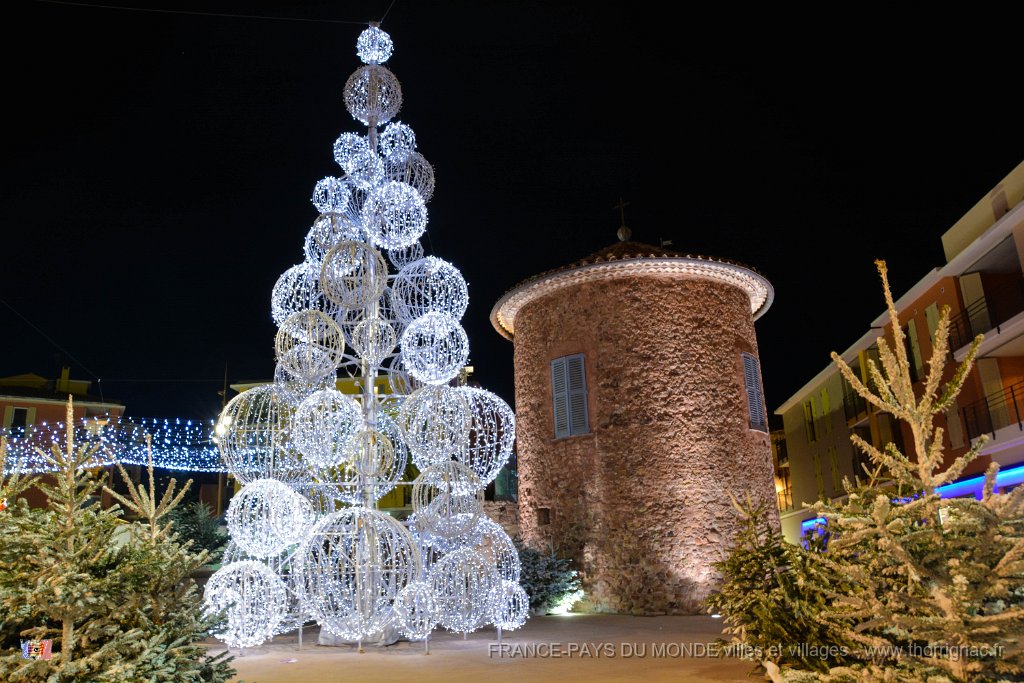 Illuminations Frejus fin 2017 20.jpg - Fréjus (83) - Fin d'année 2017.