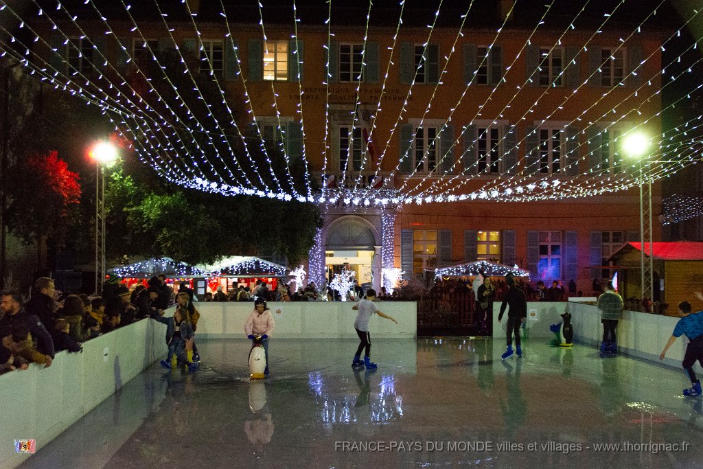Illuminations Frejus 2019 15.jpg - Fréjus (83) - Fin d'année 2019.