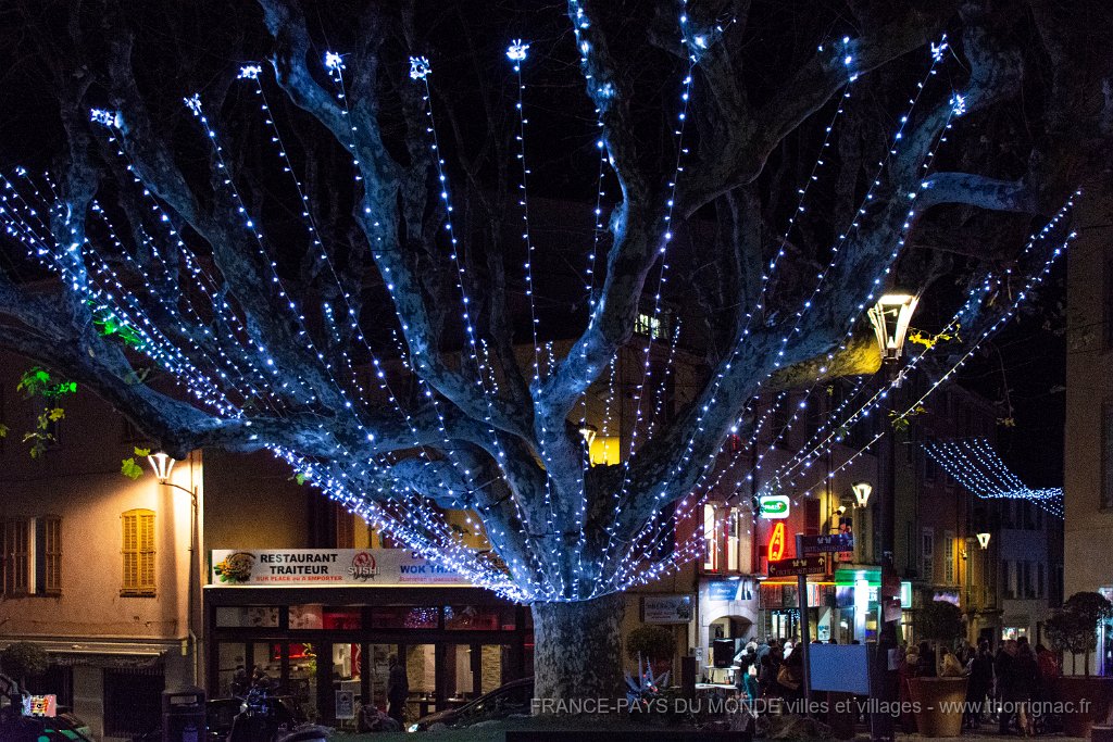 Illuminations Frejus 2019 22.jpg - Fréjus (83) - Fin d'année 2019.