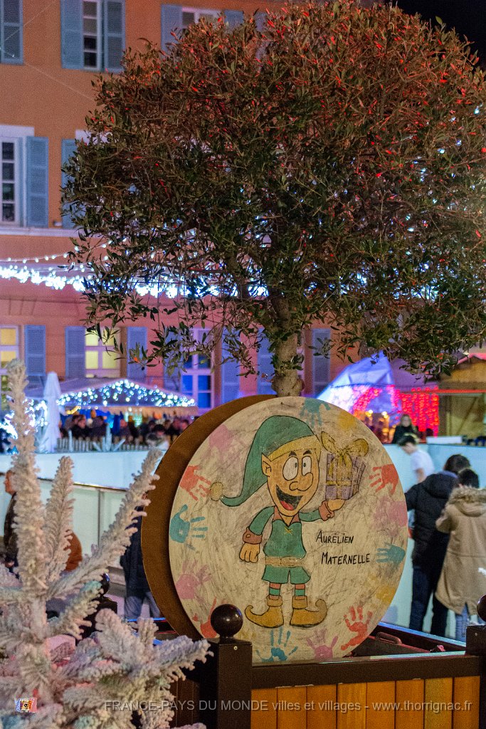 Illuminations Frejus 2019 34.jpg - Fréjus (83) - Fin d'année 2019.