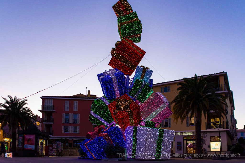 Illuminations Frejus 2020 17.jpg - Fréjus (83) - Fin d'année 2020.