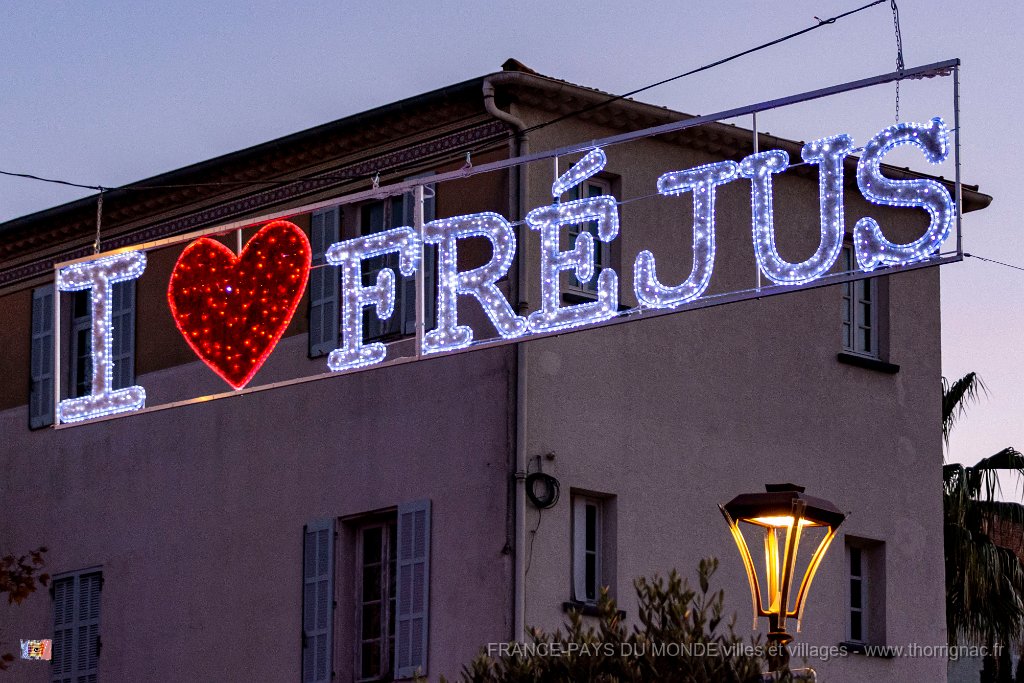 Illuminations Frejus 2020 20.jpg - Fréjus (83) - Fin d'année 2020.