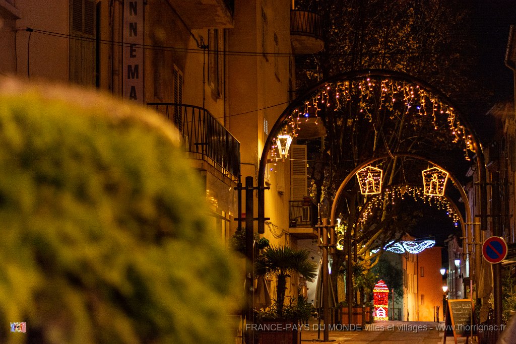 Illuminations Frejus 2020 27.jpg - Fréjus (83) - Fin d'année 2020.