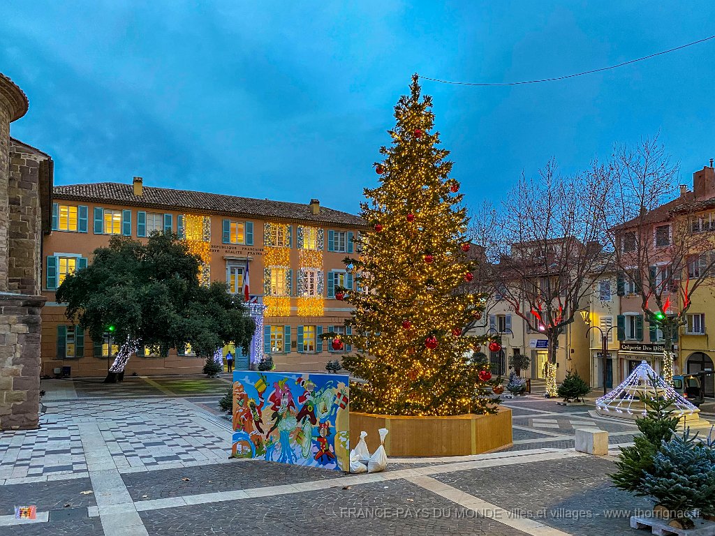 Illuminations Frejus 2020 31.jpg - Fréjus (83) - Fin d'année 2020.