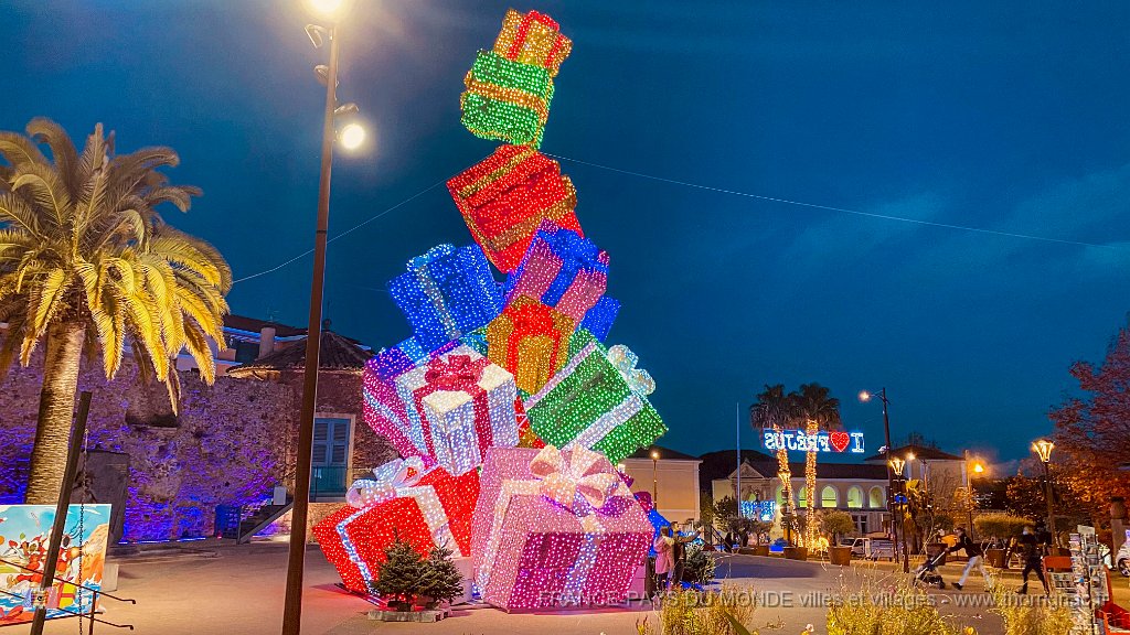 Illuminations Frejus 2020 35.jpg - Fréjus (83) - Fin d'année 2020.