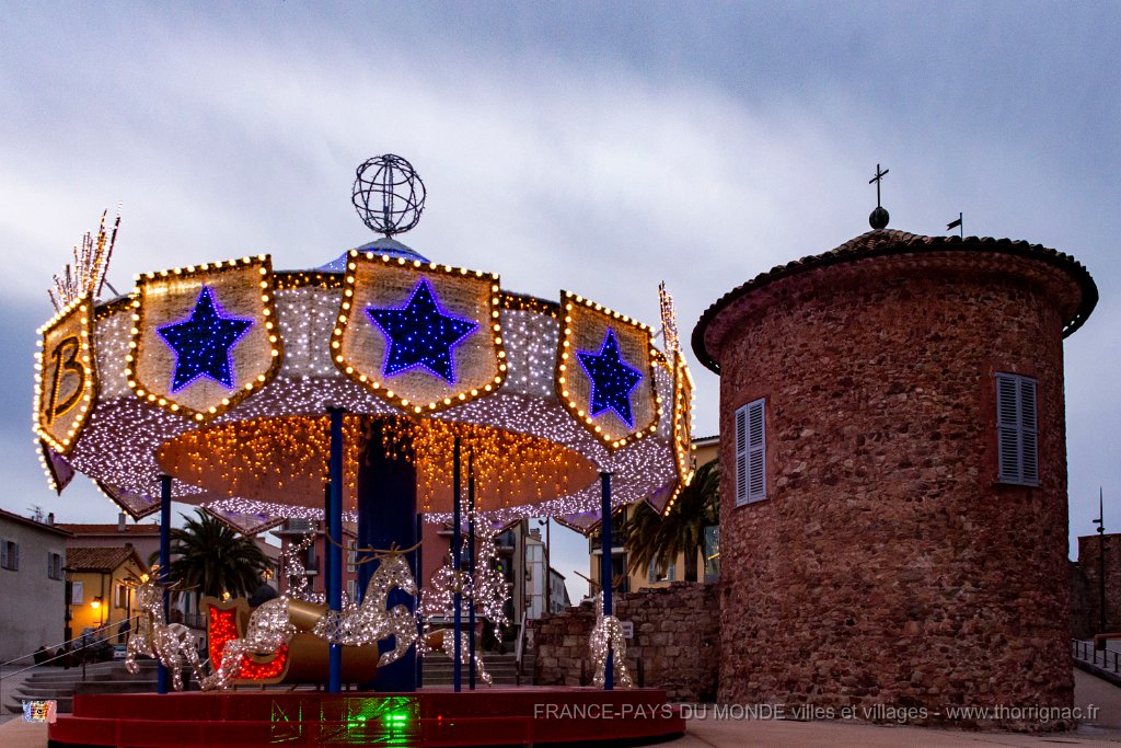 Illuminations Frejus 2020 8.jpg - Fréjus (83) - Fin d'année 2020.
