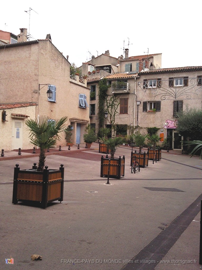 08112010 5.jpg -  La place Saint-François de Paule