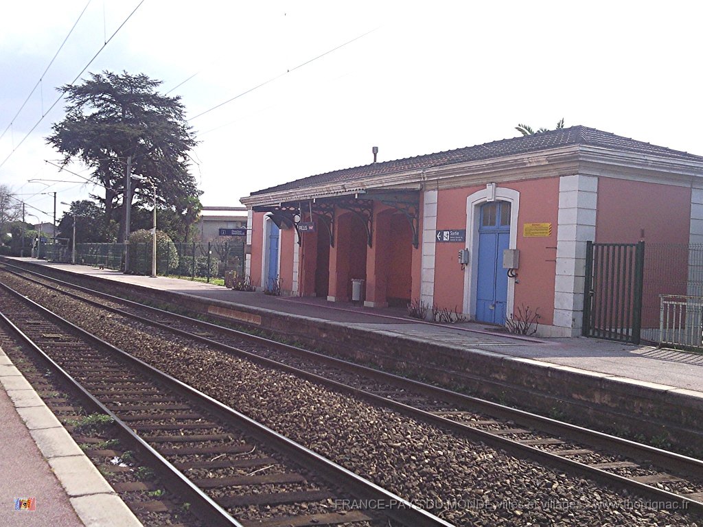 La gare cote sud.jpg - La gare de Fréjus.