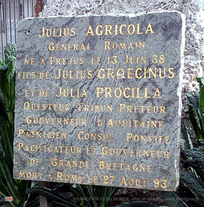 Plaque Agricola.jpg - La statue et son descrptif de Julius Agricola.