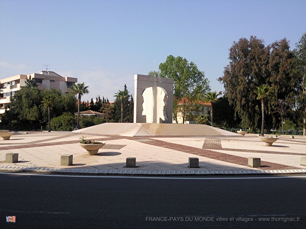 Rond point et Place Hermes.jpg - Rond point et Place Hermes.