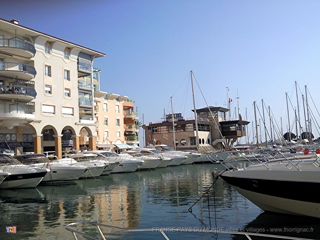 la capitainerie.jpg - Port Fréjus et la Capitainerie.