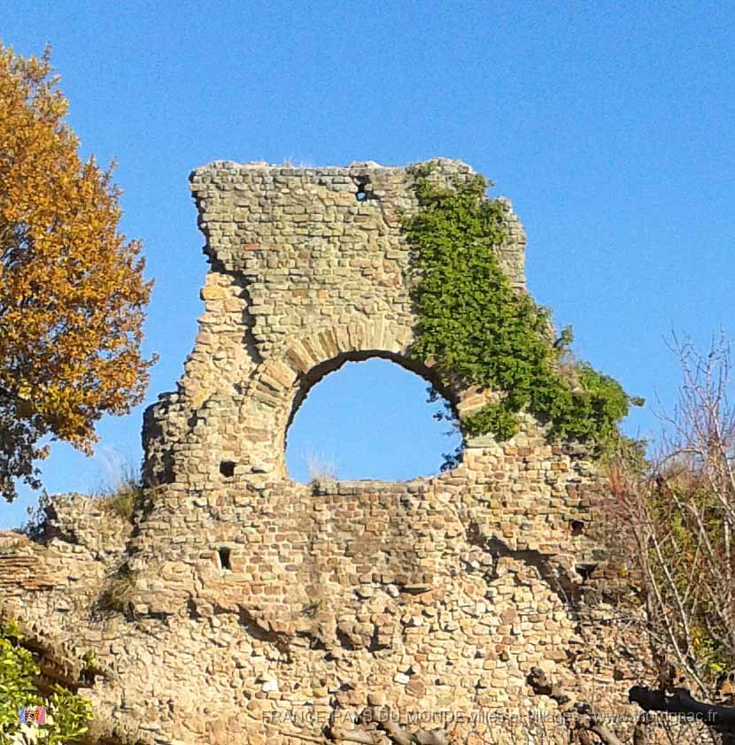 2013 12 14 12 04 45.jpg - Ruines romaines , rue des Aqueducs.