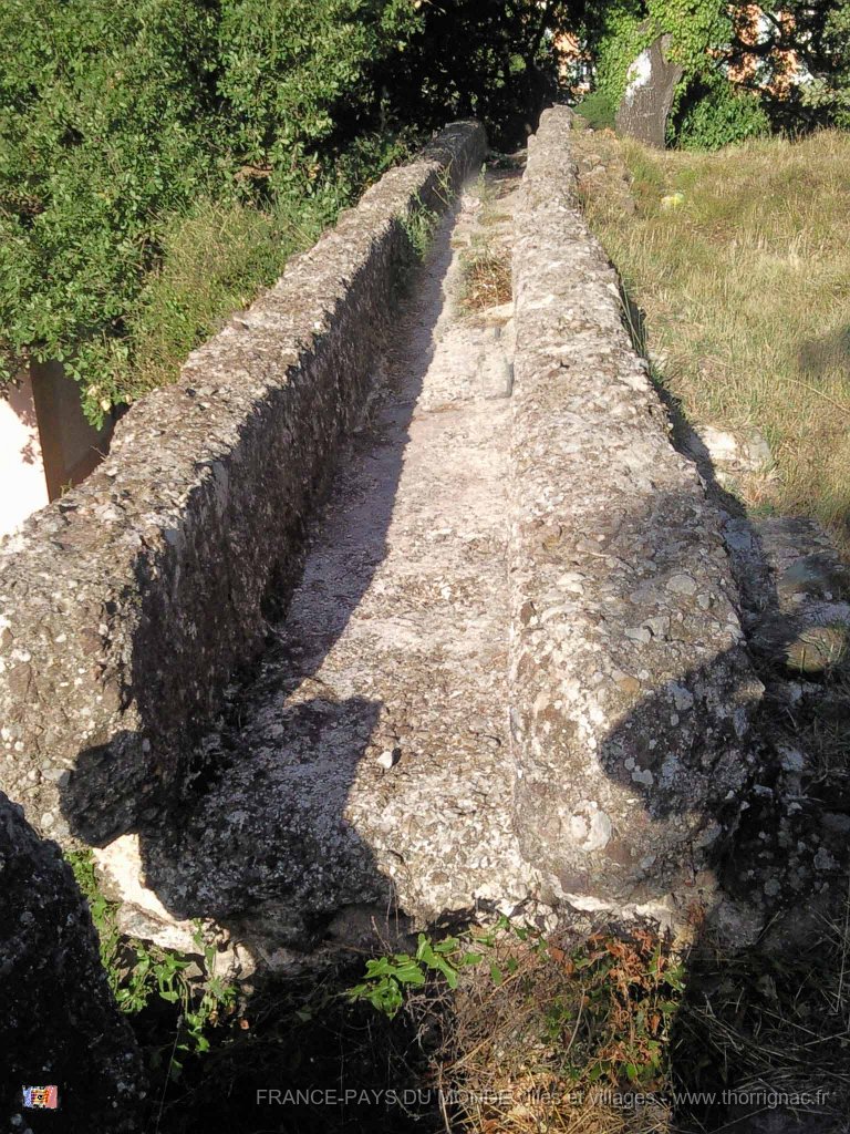 canal aqueduc.jpg - Canal d'aqueduc.
