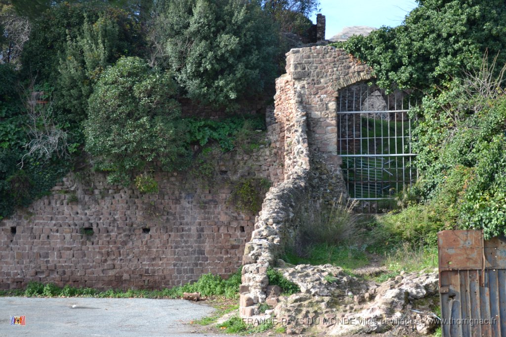 vestiges du port romain.JPG - Vestiges du port romain 12 2012
