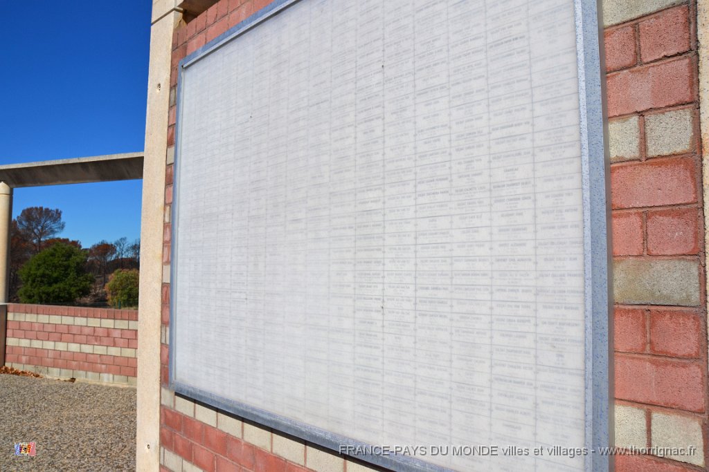 DSC0129.JPG - Mémorial de la Lègue. 20 septembre 2015. Panneau où sont recensés tous les soldats de toutes origines et de toutes armes.