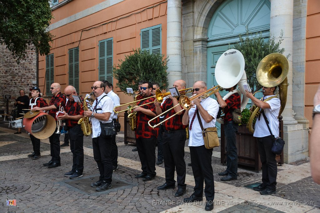 omelette geante 19.jpg - Fréjus (83) - L'omelette géante - 10 septembre 2017.