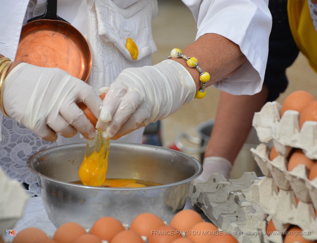 omelette geante 24.jpg - Fréjus (83) - L'omelette géante - 10 septembre 2017.