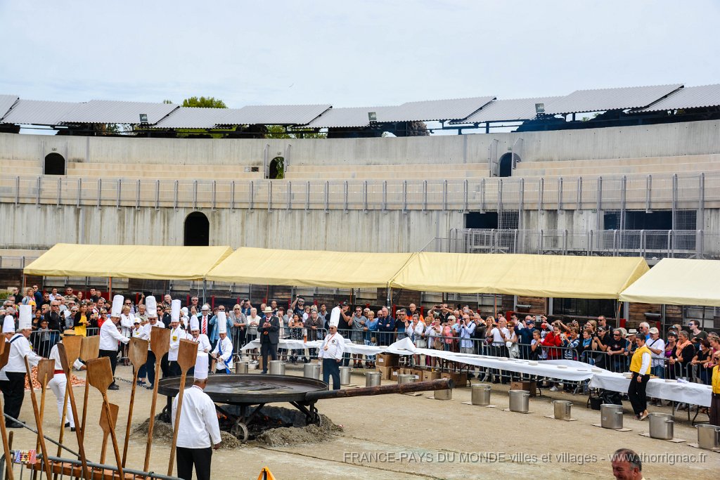 omelette geante 34.jpg - Fréjus (83) - L'omelette géante - 10 septembre 2017.