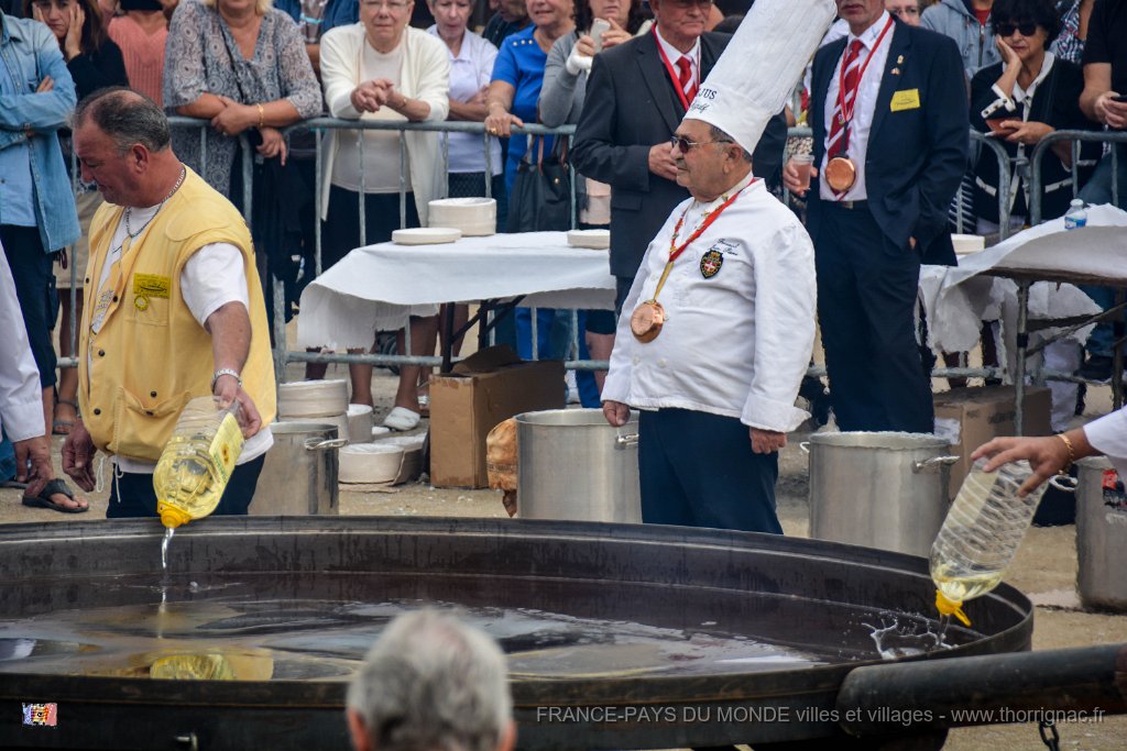 omelette geante 35.jpg - Fréjus (83) - L'omelette géante - 10 septembre 2017.